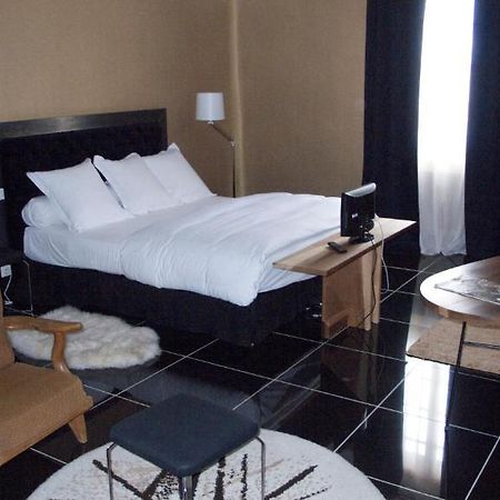 Hotel Saint Trophime Arles Room photo