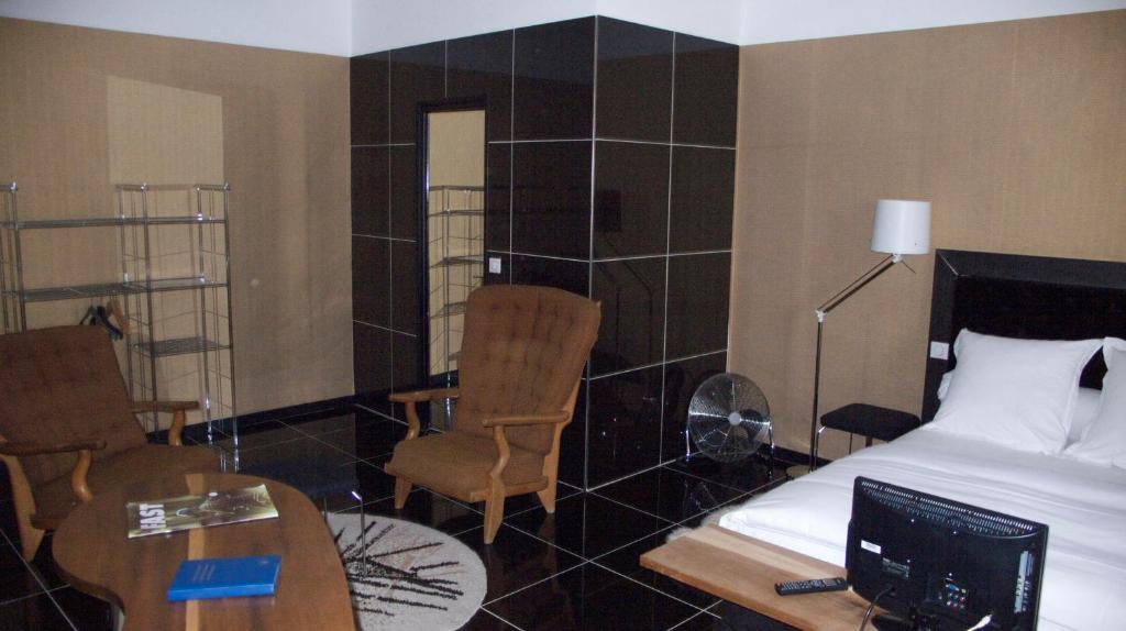 Hotel Saint Trophime Arles Room photo