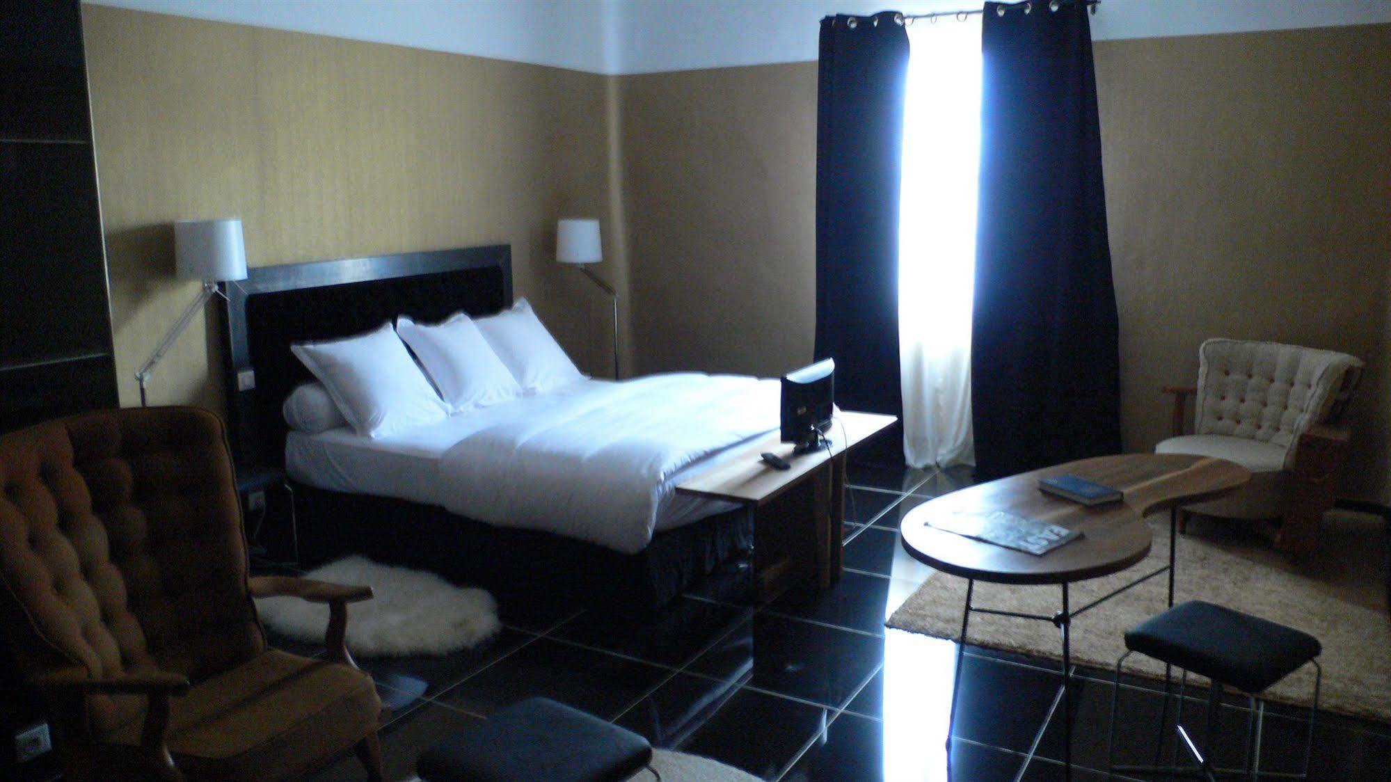 Hotel Saint Trophime Arles Exterior photo