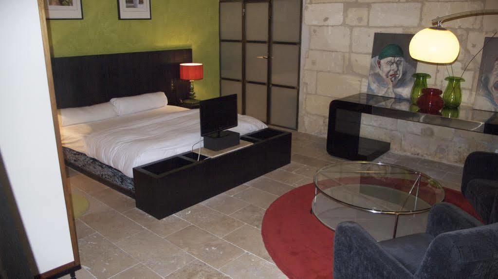 Hotel Saint Trophime Arles Exterior photo
